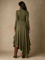 Elegante vestido midi de punto asimétrico con detalle retorcido que define la cintura