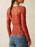Top fruncido con botones y cuello en V con estampado floral bohemio para mujer
