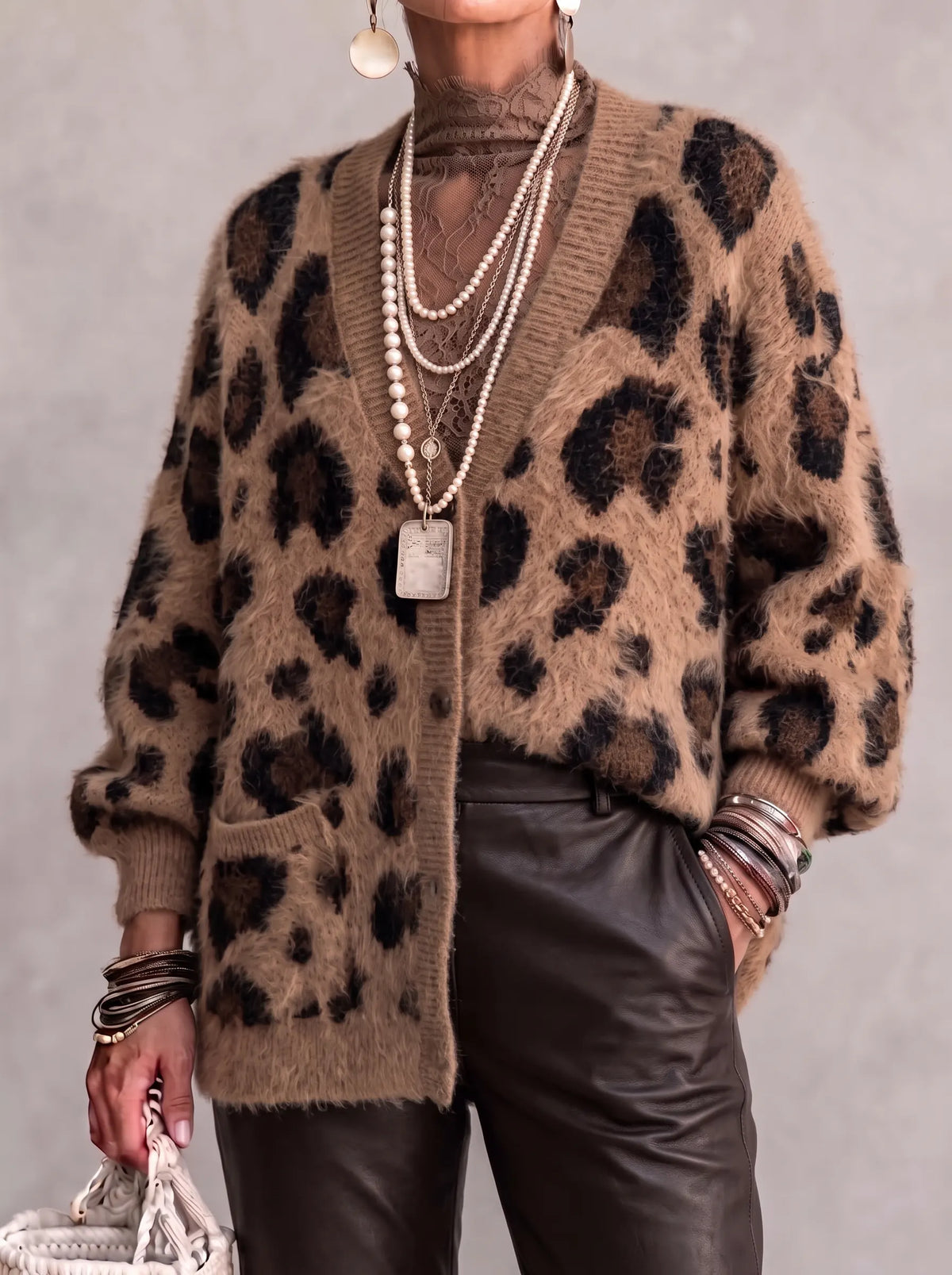 Flauschiger Damen-Cardigan mit Leopardenmuster und V-Ausschnitt – gemütlicher, übergroßer Button-Down-Pullovermantel