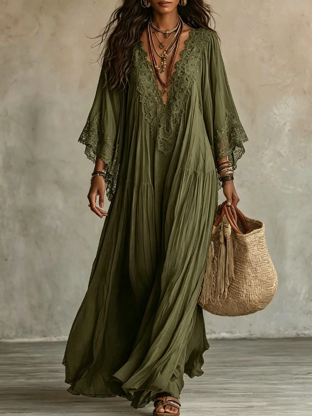 Maxi abito in pizzo patchwork e chiffon accogliente e romantico