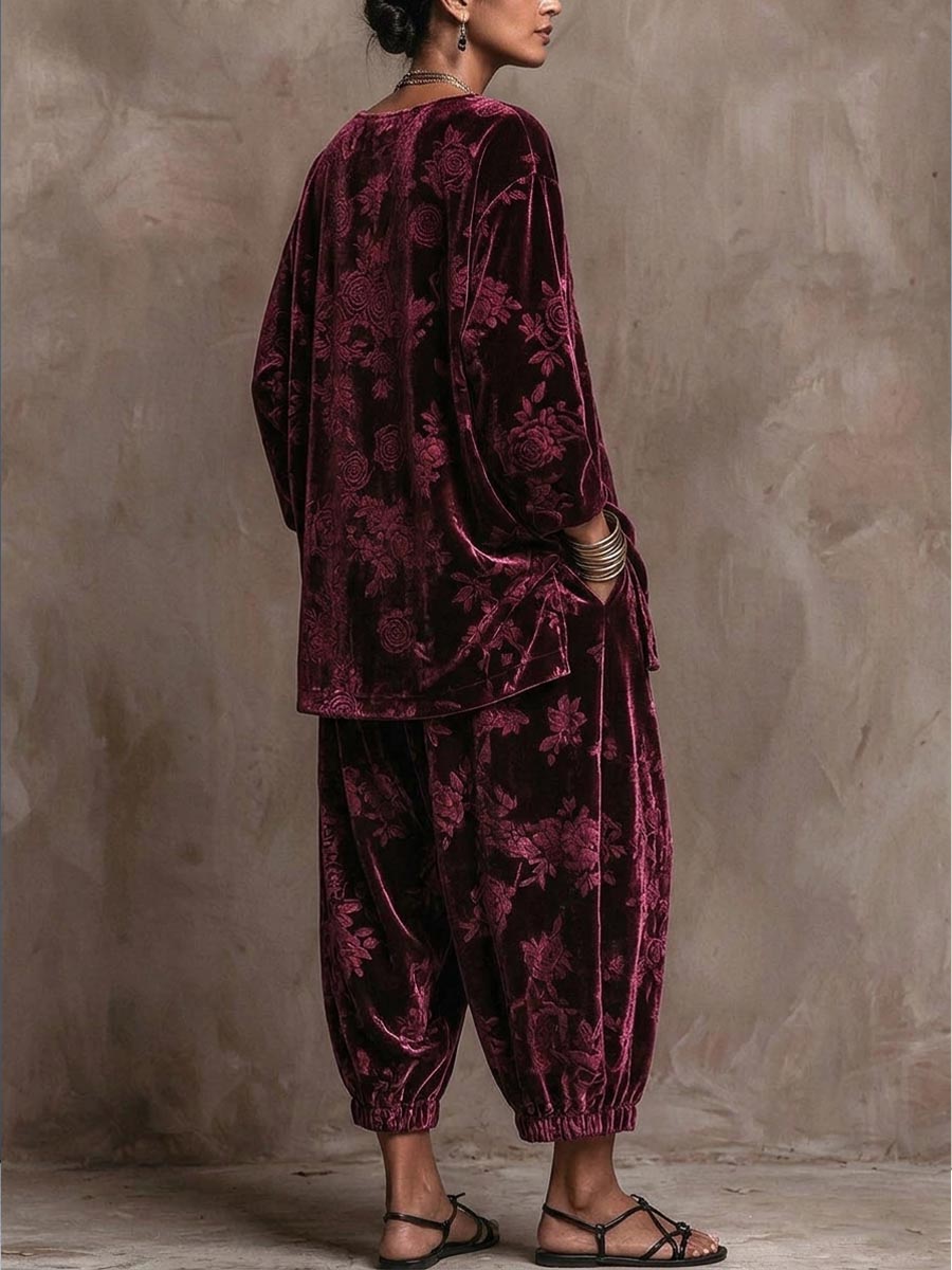 Set da donna in due pezzi in velluto goffrato floreale bordeaux vintage