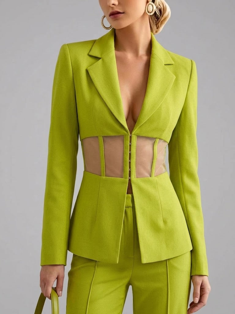 Blazer de solapa con cintura ceñida de malla transparente