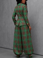 Completo due pezzi: giacca scozzese e pantaloni larghi stile lanterna.
