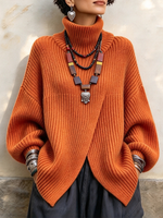 Elegante maglione a collo alto asimmetrico con orlo avvolgente