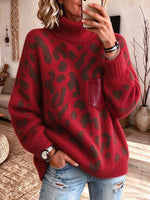 Maglione dolcevita con stampa leopardata rossa da donna con tasca in pelle